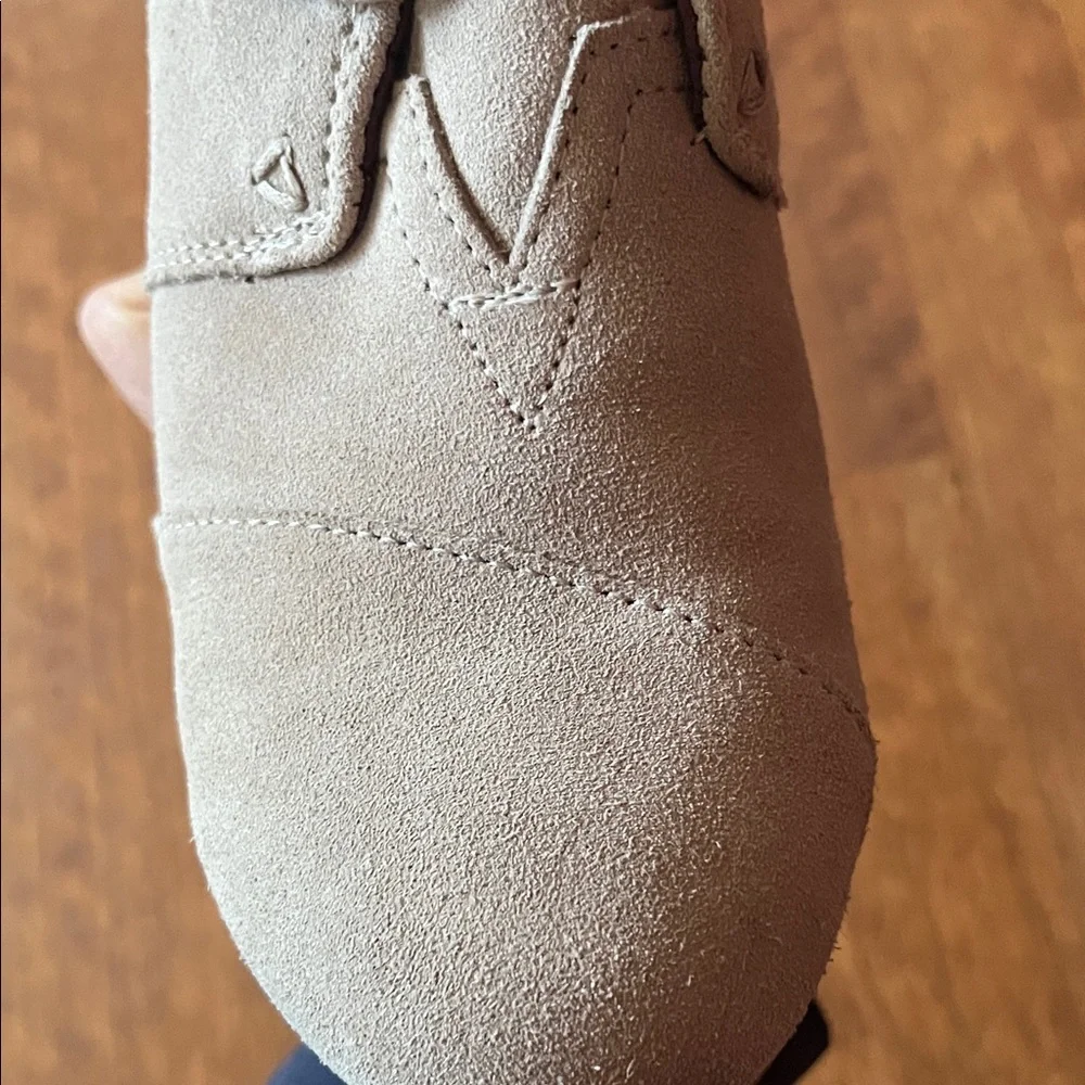 Like new Toms Light Gray Suede Wedge Ankle Boots - Picture 8 of 13